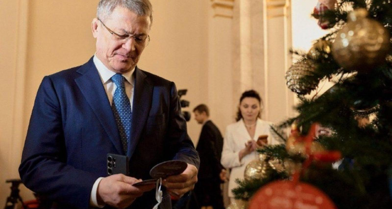 Хабиров исполнил мечты трёх детей: подвесное кресло, беговая дорожка и телескоп